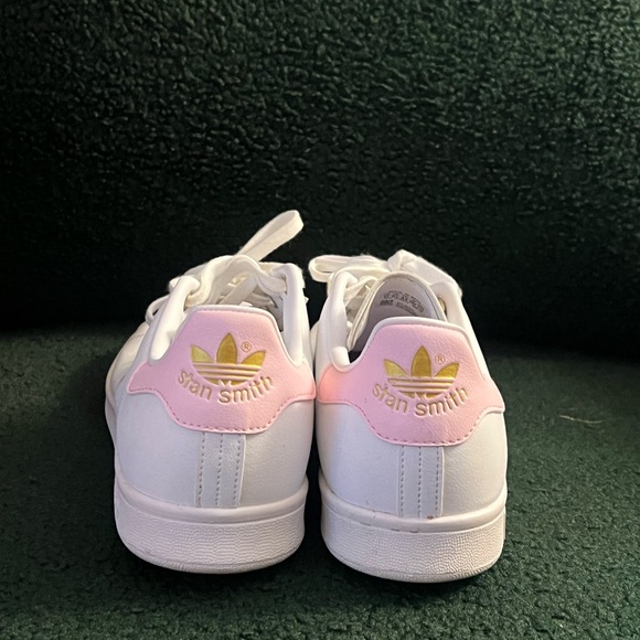 White and pink Stan smiths with hearts - Picture 4 of 6